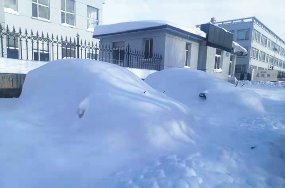 1645062495594558.jpg 211109 - ±©Ñ©ºóµÄ±´Ë¹Ìع¤³§ÃÅ¿Ú_¸±±¾.jpg